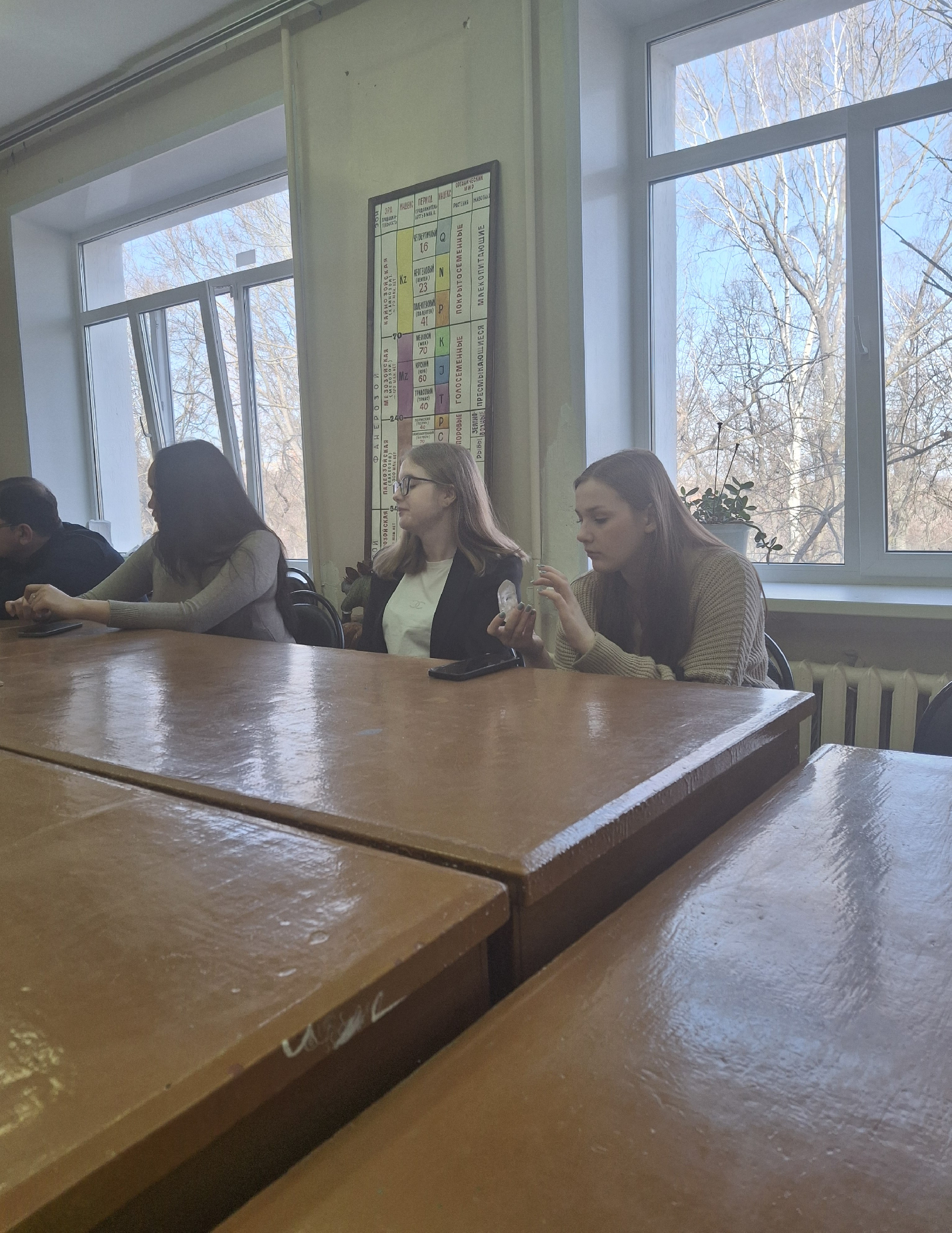 Знакомство студентов группы 24ФПИ1 с минералогической коллекцией